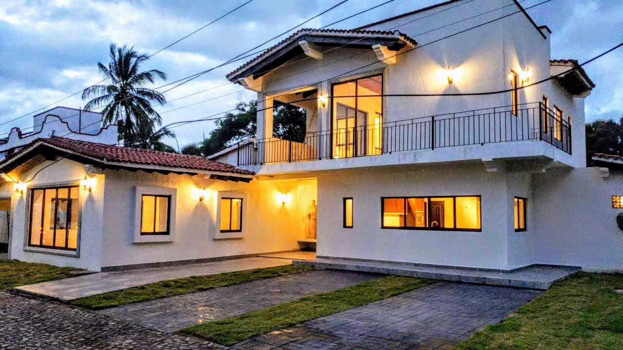 Casa Tabachines - Casa con alberca en venta - Pacific Real Estate