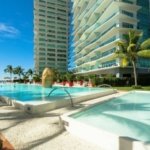 Icon Vallarta - Condominio en la playa en renta